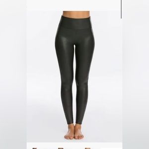 Spanx faux leather leggings ✨⭐️✨ Size M
